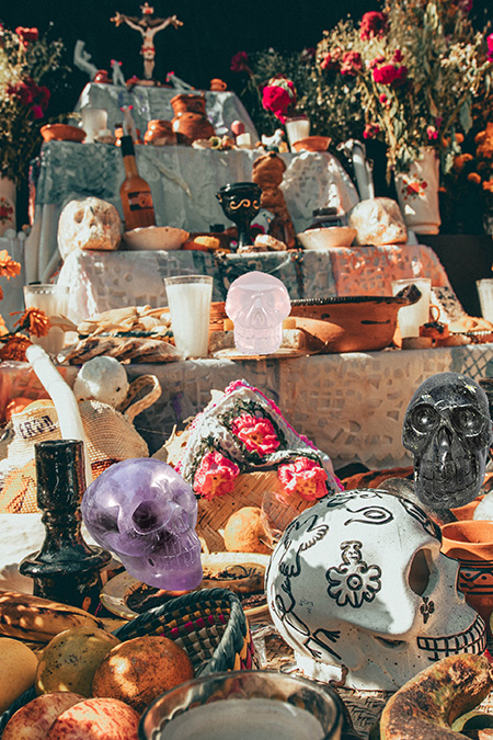 dia de los muertos - crystal skull altar